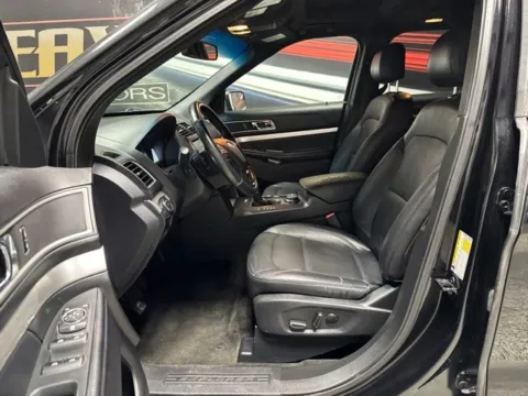 More photos of 2016 Ford Explorer XLT at Seay Motors, KY