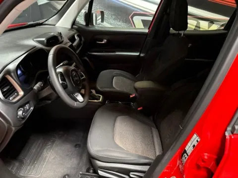 More photos of 2023 Jeep Renegade Latitude at Seay Motors, KY