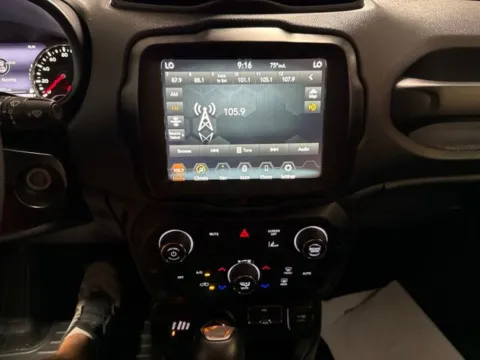 More photos of 2023 Jeep Renegade Latitude at Seay Motors, KY