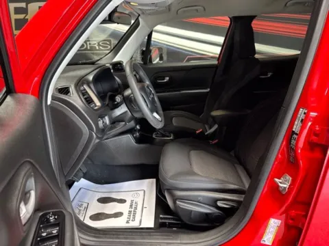 More photos of 2023 Jeep Renegade Latitude at Seay Motors, KY