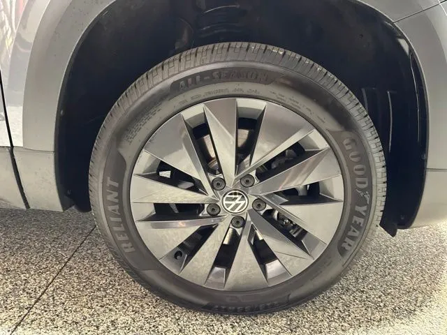 2024 Volkswagen Taos S - Photo 25