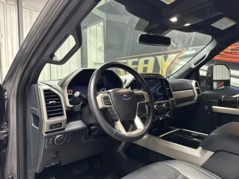 More photos of 2022 Ford F-250SD Lariat at Seay Motors, KY