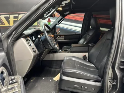 More photos of 2017 Ford Expedition Limited at Seay Motors, KY