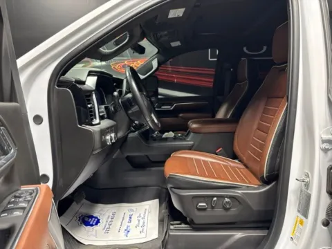 More photos of 2025 GMC Sierra 2500HD Denali Ultimate at Seay Motors, KY
