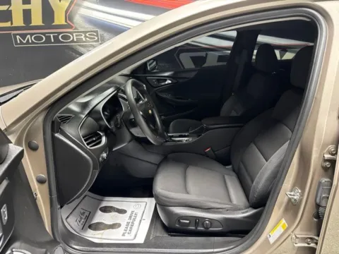 More photos of 2023 Chevrolet Malibu LT at Seay Motors, KY