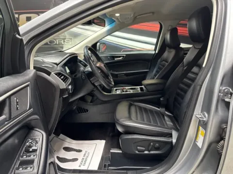 More photos of 2022 Ford Edge SEL at Seay Motors, KY