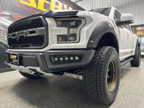 Photos of 2018 Ford F-150 Raptor for sale in Mayfield, KY at Seay Motors