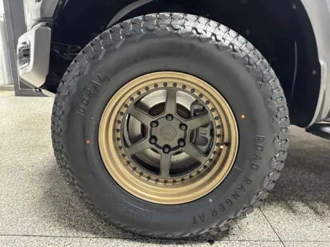 More photos of 2018 Ford F-150 Raptor at Seay Motors, KY
