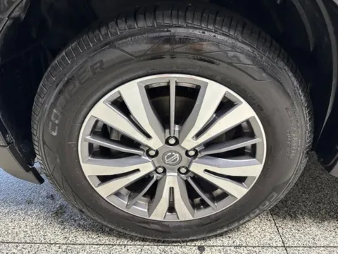 More photos of 2019 Nissan Pathfinder SV at Seay Motors, KY