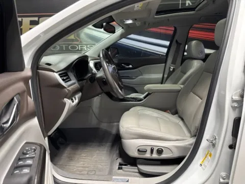 More photos of 2018 GMC Acadia SLT-1 at Seay Motors, KY