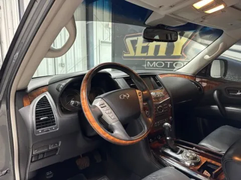 More photos of 2017 INFINITI QX80 at Seay Motors, KY