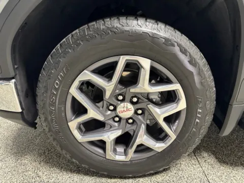 More photos of 2023 GMC Sierra 1500 SLT at Seay Motors, KY