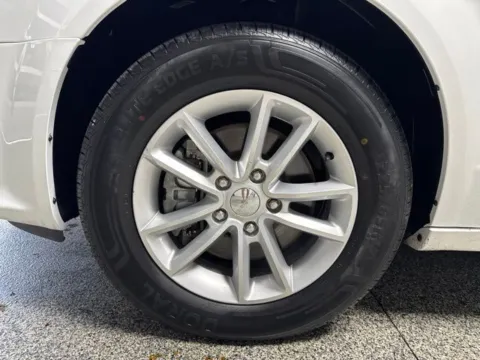 More photos of 2018 Dodge Grand Caravan SXT at Seay Motors, KY