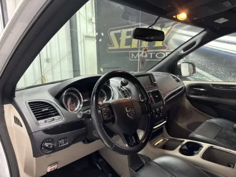 More photos of 2018 Dodge Grand Caravan SXT at Seay Motors, KY