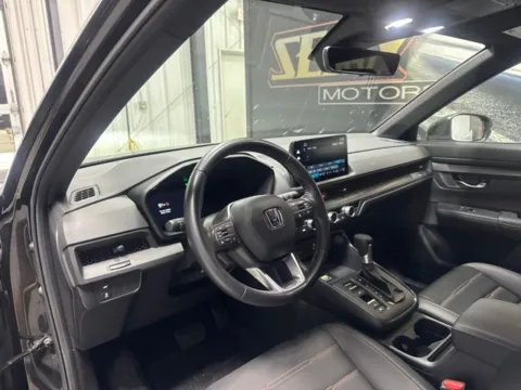 More photos of 2025 Honda CR-V Hybrid Sport-L at Seay Motors, KY