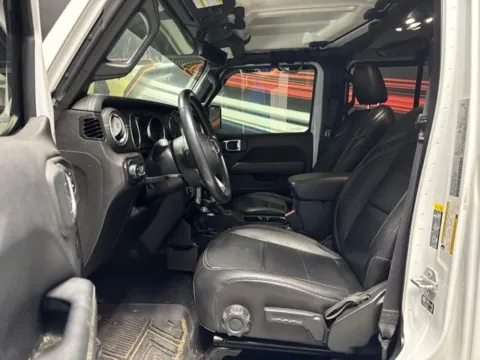 More photos of 2022 Jeep Gladiator Overland at Seay Motors, KY