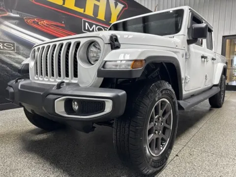 Photos of 2022 Jeep Gladiator Overland for sale in Mayfield, KY at Seay Motors