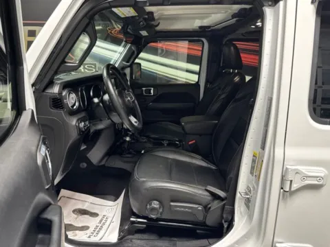 More photos of 2022 Jeep Gladiator Overland at Seay Motors, KY