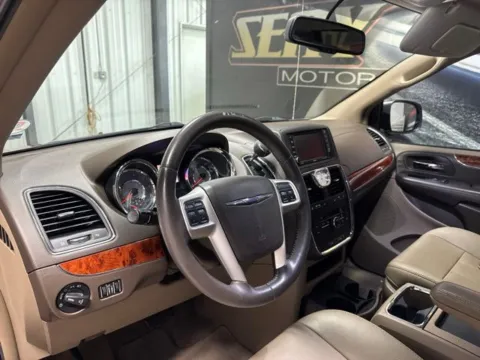More photos of 2016 Chrysler Town & Country Touring at Seay Motors, KY