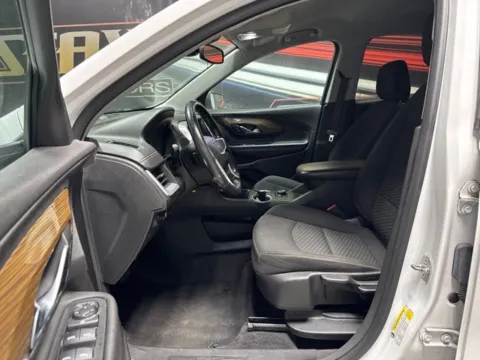 More photos of 2021 GMC Terrain SLE at Seay Motors, KY