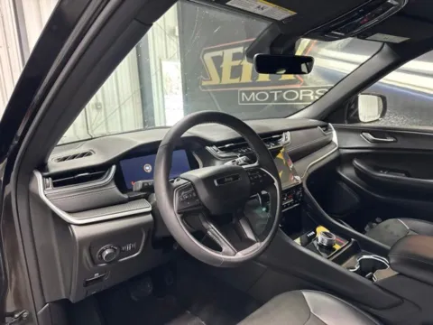 More photos of 2025 Jeep Grand Cherokee L Altitude X at Seay Motors, KY