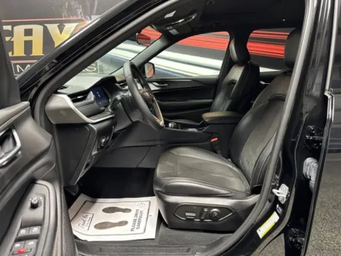 More photos of 2025 Jeep Grand Cherokee L Altitude X at Seay Motors, KY