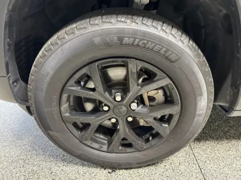 Another view of 2025 Jeep Grand Cherokee L Altitude X for sale in Mayfield, KY at Seay Motors