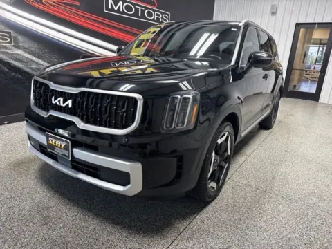 Photos of 2023 Kia Telluride EX for sale in Mayfield, KY at Seay Motors