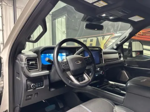 More photos of 2025 Ford F-350SD Platinum at Seay Motors, KY