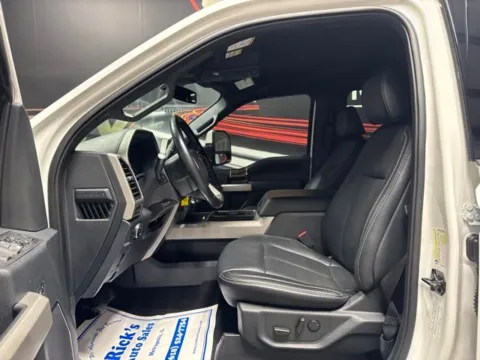 More photos of 2022 Ford F-250SD Lariat at Seay Motors, KY