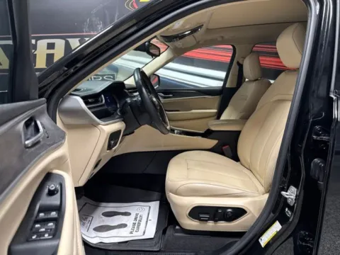 More photos of 2021 Jeep Grand Cherokee L Limited at Seay Motors, KY