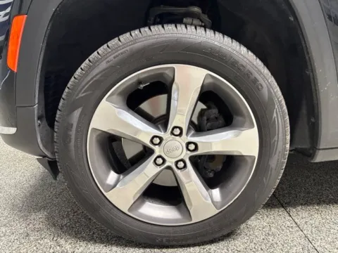 Another view of 2021 Jeep Grand Cherokee L Limited for sale in Mayfield, KY at Seay Motors