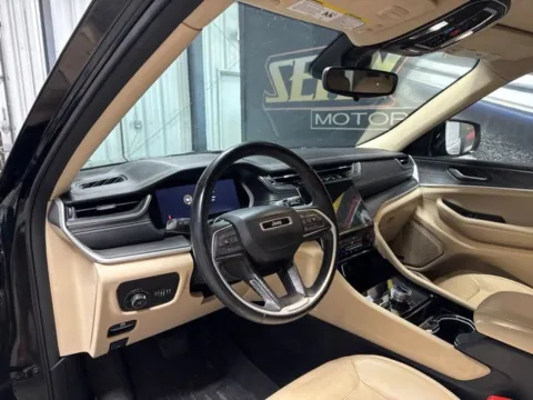 More photos of 2021 Jeep Grand Cherokee L Limited at Seay Motors, KY