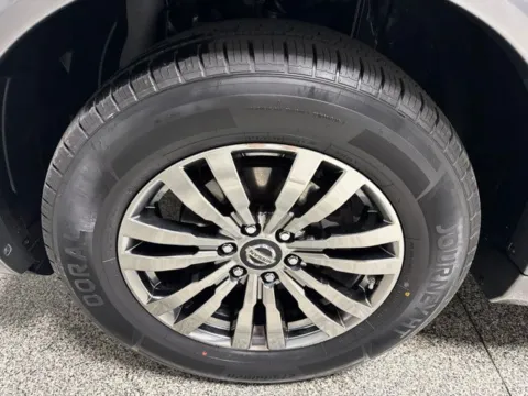 More photos of 2018 Nissan Armada Platinum at Seay Motors, KY