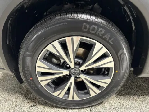 More photos of 2023 Nissan Rogue SV at Seay Motors, KY