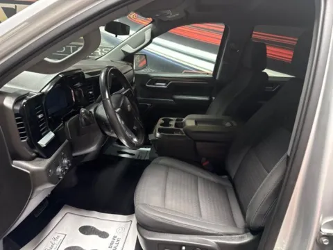 More photos of 2022 Chevrolet Silverado 1500 LT at Seay Motors, KY