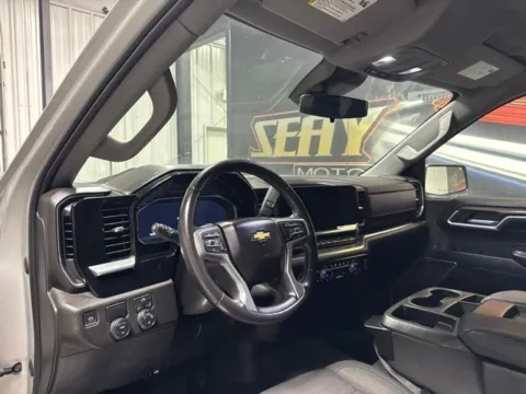 More photos of 2022 Chevrolet Silverado 1500 LT at Seay Motors, KY