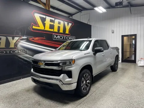 Silver 2022 Chevrolet Silverado 1500 LT for sale in Mayfield, KY