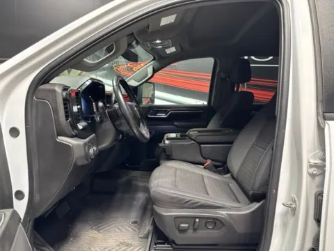 More photos of 2024 Chevrolet Silverado 2500HD LT at Seay Motors, KY