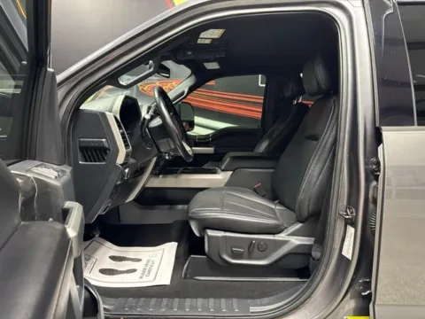 More photos of 2022 Ford F-250SD Lariat at Seay Motors, KY