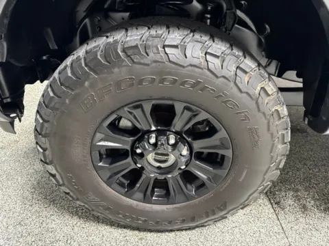 More photos of 2022 Ford F-250SD Lariat at Seay Motors, KY