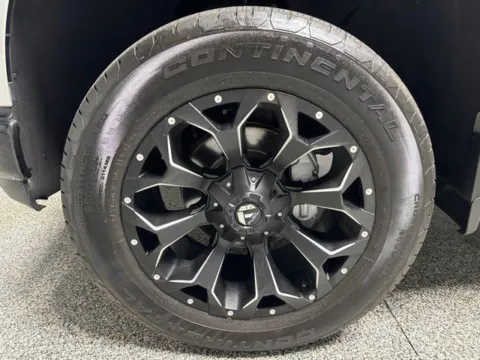 Another view of 2020 Chevrolet Silverado 1500 LT Trail Boss for sale in Mayfield, KY at Seay Motors