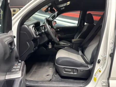 More photos of 2023 Toyota Tacoma TRD Sport at Seay Motors, KY