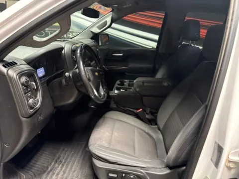 More photos of 2019 Chevrolet Silverado 1500 LT at Seay Motors, KY