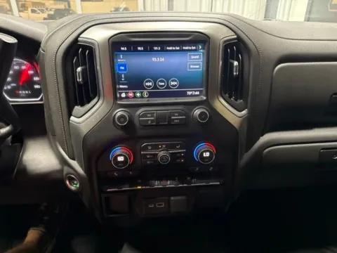 More photos of 2019 Chevrolet Silverado 1500 LT at Seay Motors, KY