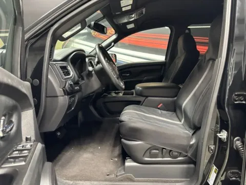 More photos of 2019 Nissan Titan SV at Seay Motors, KY