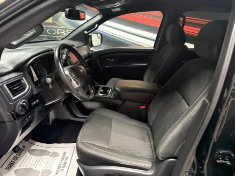 More photos of 2019 Nissan Titan SV at Seay Motors, KY