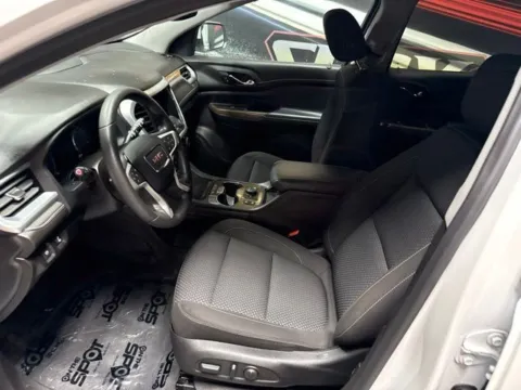 More photos of 2023 GMC Acadia SLE at Seay Motors, KY