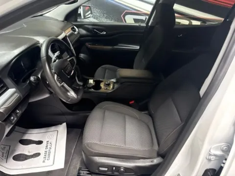 More photos of 2023 GMC Acadia SLE at Seay Motors, KY