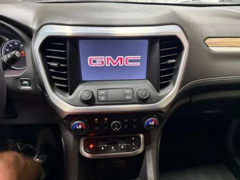 More photos of 2023 GMC Acadia SLE at Seay Motors, KY